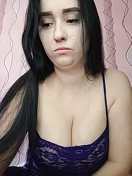 AddieAdams online show from April 16, 7:30 am