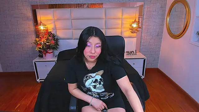 Nohemi louse online show from March 23, 7:09 pm