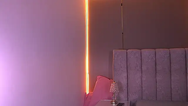 sara lopee1 online show from February 11, 12:06 pm