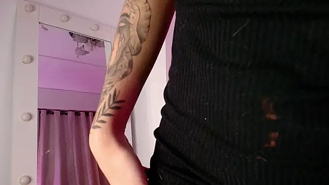 Snapshot of sara_lopee1 chatting on October 15, 11:57 am sara lopee1 online show from October 15, 11:57 am