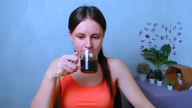 ValeriaHeart  online show from December 21, 7:40 pm