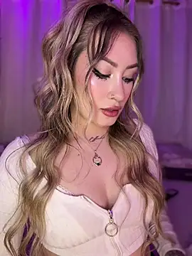 Lally Valencia   online show from June 28, 9:10 pm