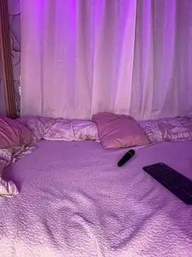 Lally Valencia   online show from June 27, 5:41 am