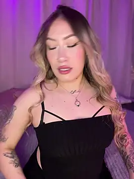 Lally Valencia   online show from July 26, 1:41 pm
