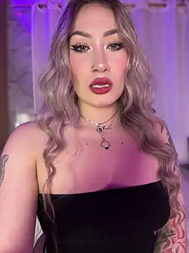 Lally Valencia   online show from April 21, 4:19 am