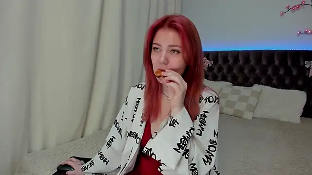 Snapshot of Ella_Mayers chatting on September 27, 12:45 pm Ella Mayers online show from September 27, 12:45 pm
