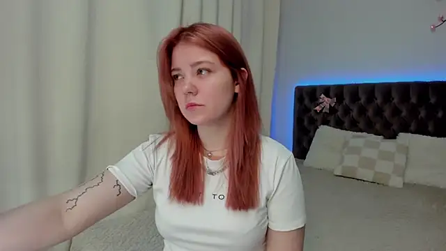 Snapshot of Ella_Mayers chatting on September 14, 12:36 pm Ella Mayers online show from September 14, 12:36 pm