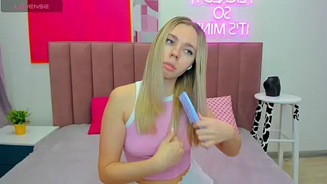 TessaAdorable online show from November 22, 1:41 am