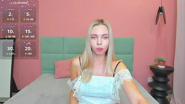 Snapshot of TessaAdorable chatting on September 13, 1:35 am TessaAdorable online show from September 13, 1:35 am