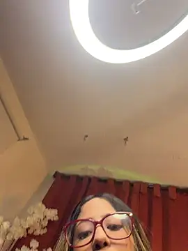 vicky bass online show from December 4, 4:48 am