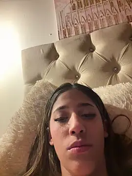 Snapshot of vicky_bass chatting on October 14, 2:03 am vicky bass online show from October 14, 2:03 am