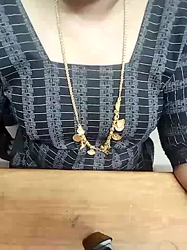 Snapshot of Tamil_Radha chatting on October 9, 11:42 pm Tamil Radha online show from October 9, 11:42 pm