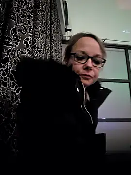 Fuxy-love69 online show from January 6, 5:38 pm