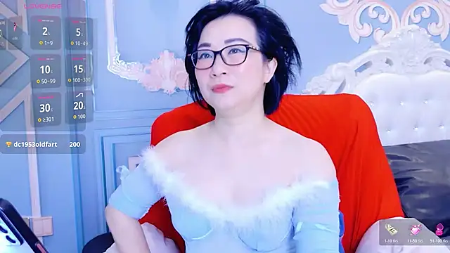 LucianaMe online show from December 19, 4:05 am