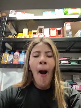 Andrea18 blonde online show from February 16, 2:06 pm