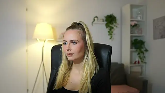 Snapshot of catecrago_ chatting on September 25, 8:24 am catecrago online show from September 25, 8:24 am