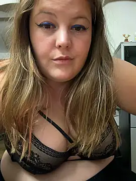Lars-Lola online show from May 1, 7:39 pm