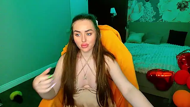 MissisCaty online show from June 6, 8:26 pm