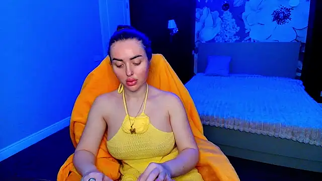 MissisCaty online show from June 24, 6:18 pm