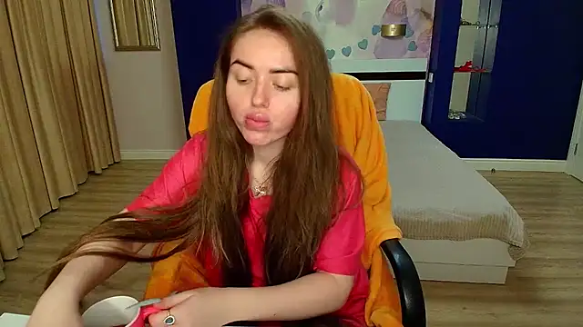 MissisCaty online show from December 3, 5:10 am