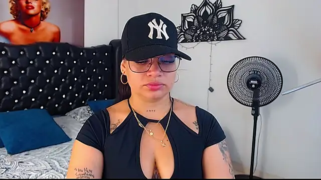 Taliana36 online show from November 25, 1:35 pm