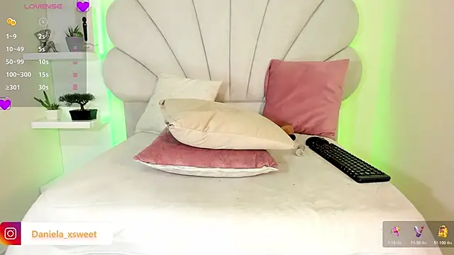 Danielaangelina online show from March 22, 8:42 am