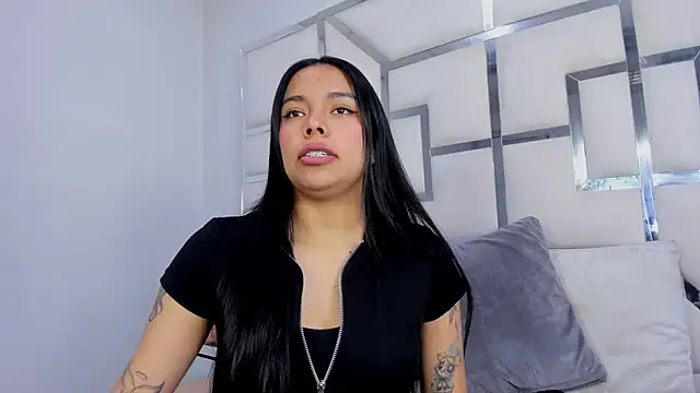 Snapshot of ZoeWan69 chatting on October 4, 1:17 pm ZoeWan69 online show from October 4, 1:17 pm