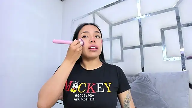 ZoeWan69 online show from November 18, 2:40 pm