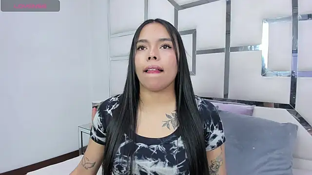 ZoeWan69 online show from June 11, 12:35 pm