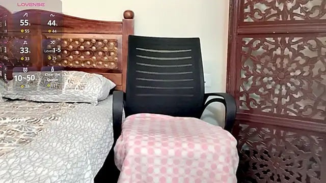 Snapshot of Alisaa-1 chatting on October 2, 3:55 am Alisaa-1 online show from October 2, 3:55 am