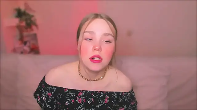 YourMegan online show from May 4, 5:50 pm