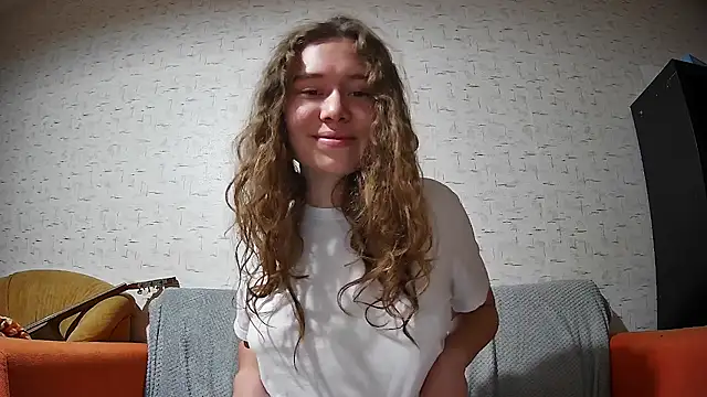 girliemilk online show from September 16, 6:05 pm