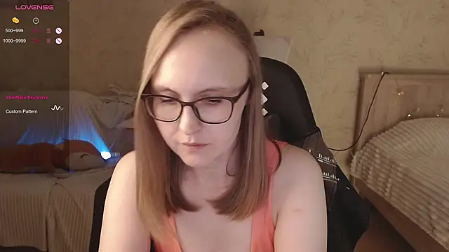 Snapshot of Agatha_Mott chatting on September 23, 7:17 am Agatha Mott online show from September 23, 7:17 am