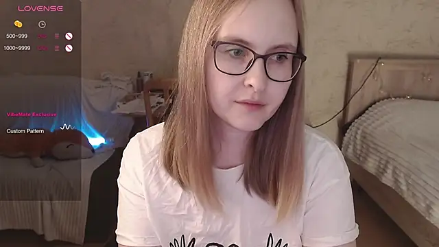 Snapshot of Agatha_Mott chatting on October 5, 5:34 am Agatha Mott online show from October 5, 5:34 am