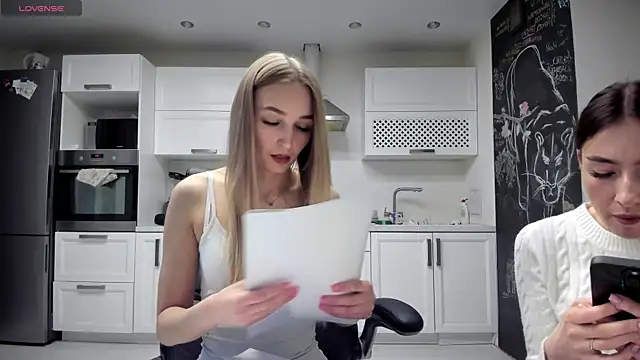 lisenok online show from May 27, 6:27 pm