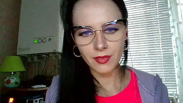 LuminousLady online show from November 10, 1:06 pm