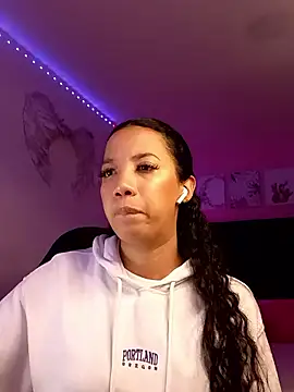 SallyWhitee online show from January 9, 5:23 am