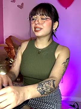 Snapshot of Valu_euphoria chatting on October 6, 11:31 pm Valu euphoria online show from October 6, 11:31 pm