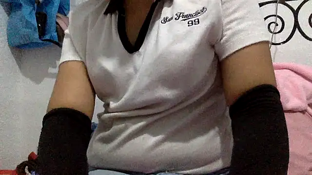 sharonlopez9611 online show from April 4, 6:01 am