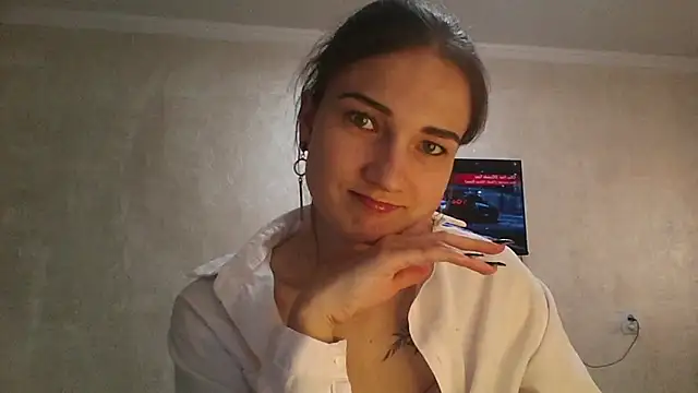 RoyalDessertt online show from November 5, 5:45 am