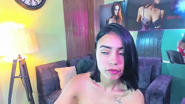 julieta fn online show from December 18, 2:55 pm