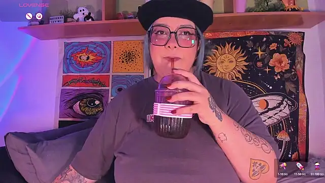 Banana squirt online show from November 14, 9:15 pm