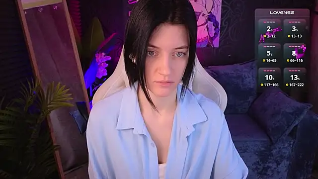 roxy riot  online show from November 19, 2:00 am