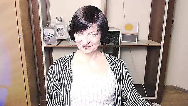  AngeliaFlow  online show from April 15, 8:15 am