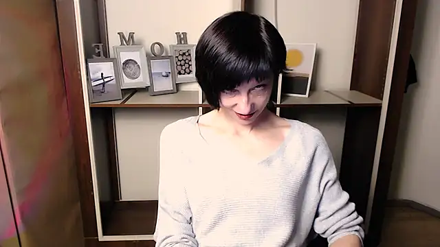  AngeliaFlow  online show from December 4, 8:05 am