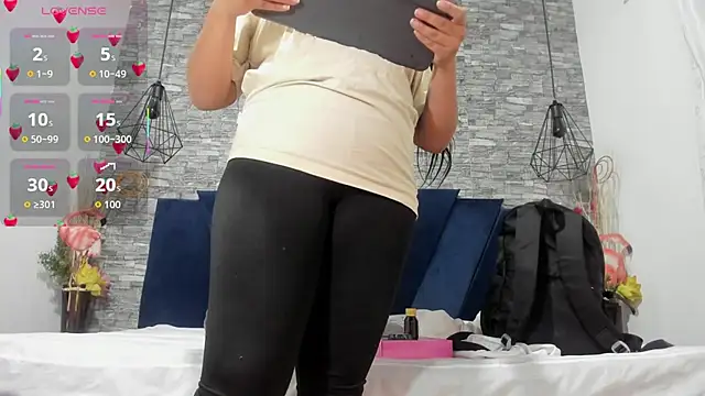 Snapshot of Sophia_Brunett chatting on October 8, 11:58 am Sophia Brunett online show from October 8, 11:58 am