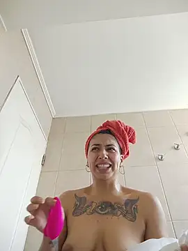 MaiPandora online show from December 17, 2:10 pm