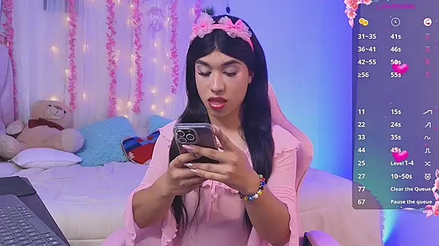 Snapshot of Sweettifani chatting on October 1, 6:13 pm Sweettifani online show from October 1, 6:13 pm