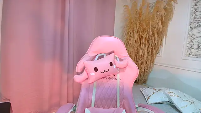 Danella houston online show from March 4, 6:47 pm