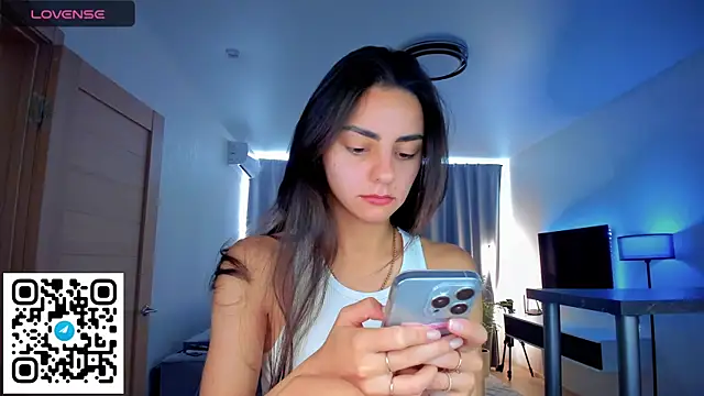 EmiliaZen online show from September 12, 1:51 pm